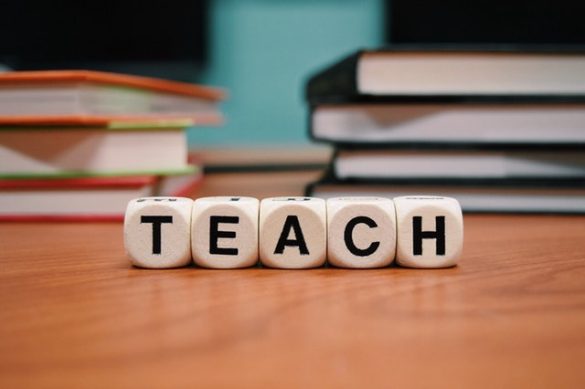 educare și conștientizare