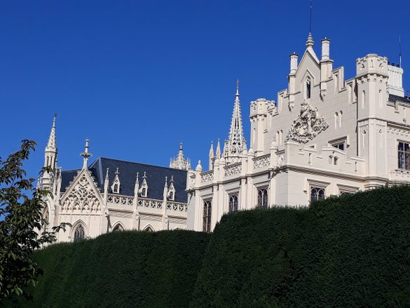 lednice castle moravia cehia
